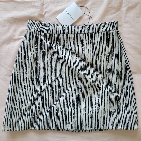 Balenciaga Monochrome Textured Velvet Mini - Picture 4 of 7